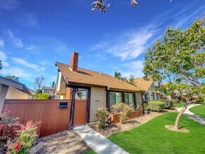 Building Photo - 10742 Escobar Dr