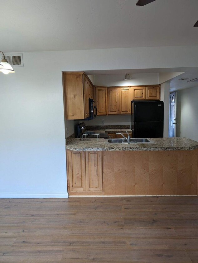 Foto principal - Newly Remodeled One Bedroom/ One Bath Condo