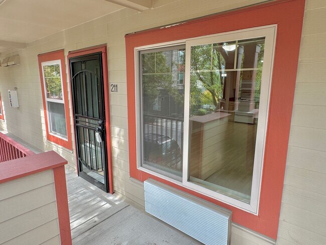 Foto del edificio - 9817 NE Irving St