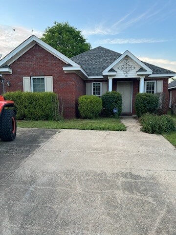 Primary Photo - 157 Ridgeview Dr