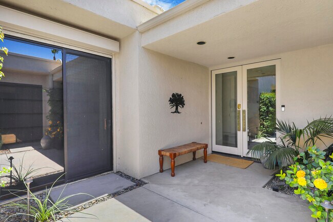 Building Photo - 829 Inverness Dr