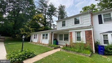 Building Photo - 5529 Woodenhawk Cir