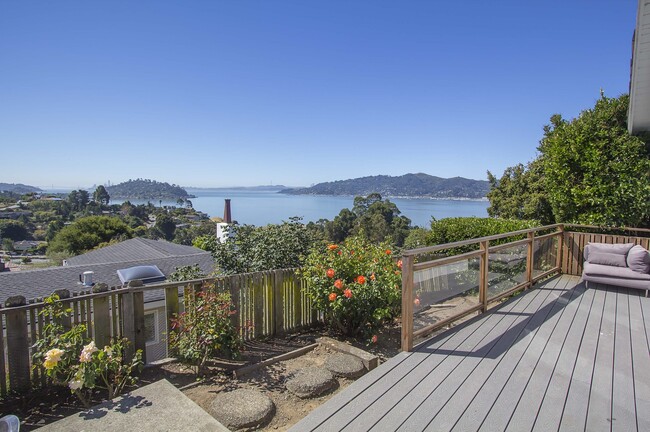 Building Photo - New: Stunning Bay and Bridge Views 3Bed & Office -Bushell Homes