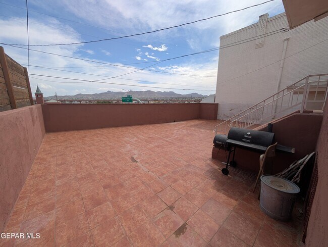 Foto del edificio - 608 Stewart Ct