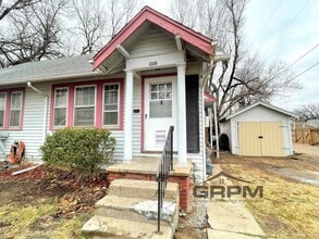 Building Photo - 1018 N Maple St