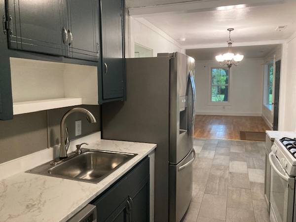 Foto del edificio - 1463 Brookbank Ave