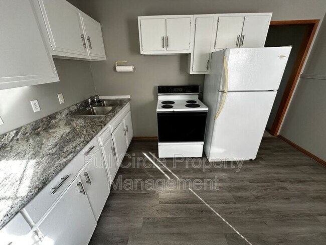 Building Photo - 7116 S 71st Ave