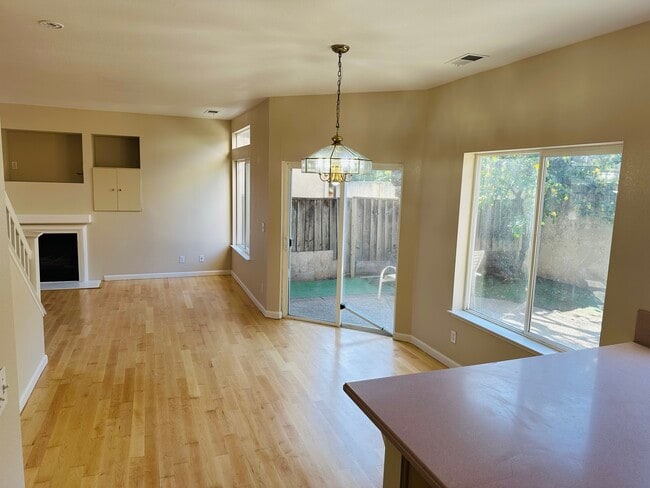 Building Photo - 3729 Seine Ct