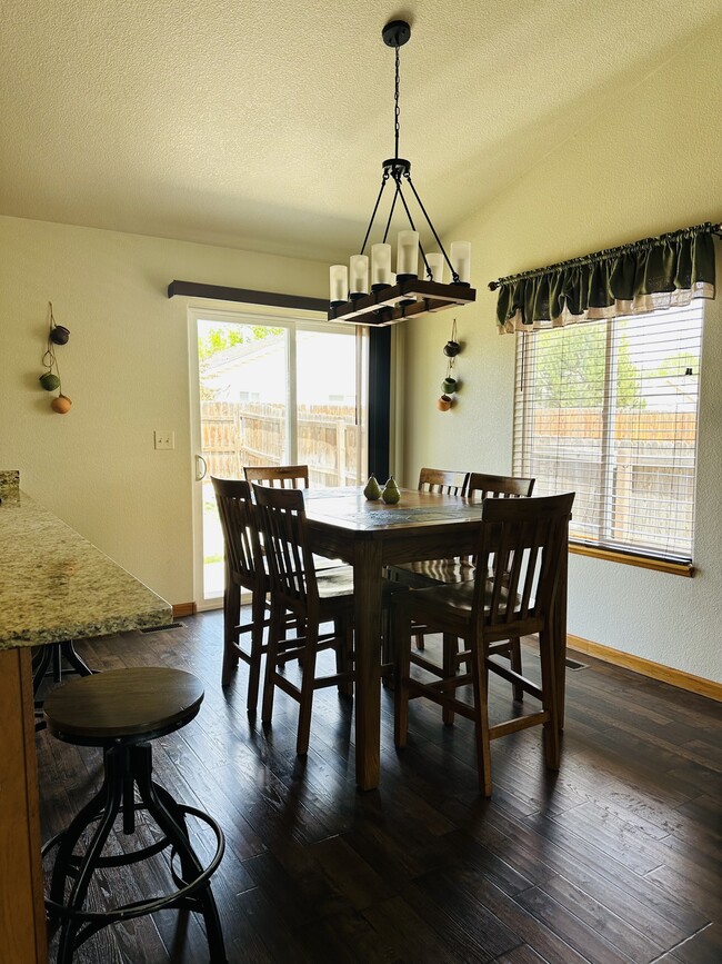 Building Photo - 3801 Ironhorse Dr