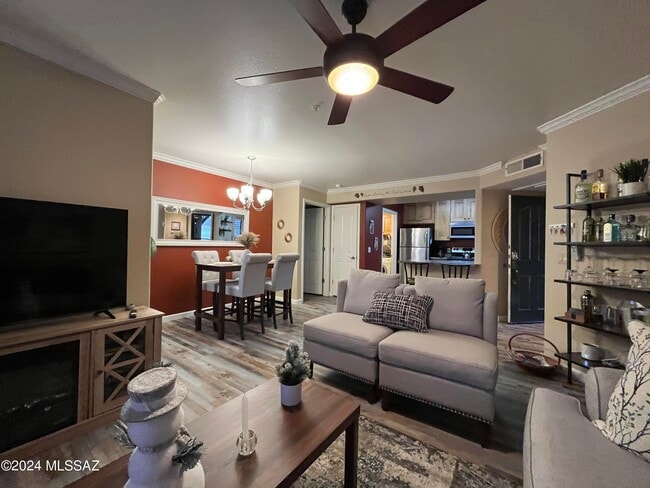 Building Photo - 5751 N Kolb Rd