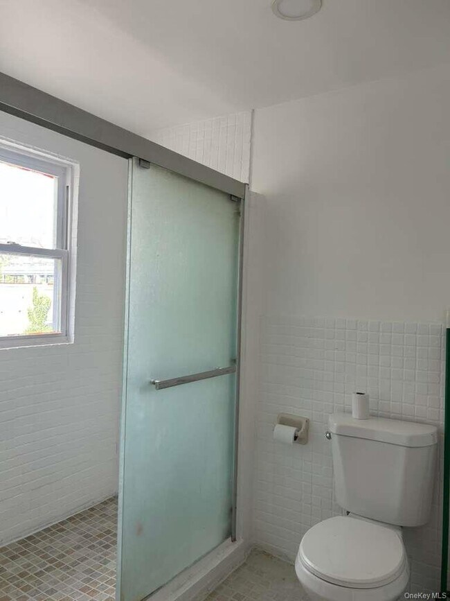 Foto del edificio - 241-25 144th Ave