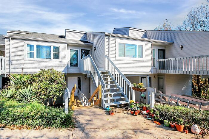 Primary Photo - Newly Renovated Condominium in Quail Run