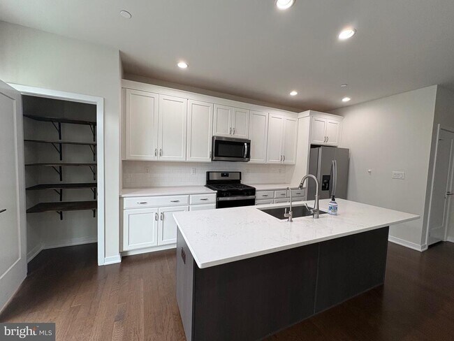 Foto del edificio - 208 Segel Dr