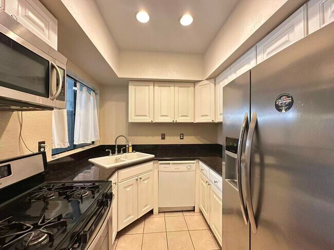 Foto del edificio - 2 BEDROOM HOME FOR LEASING IN Diamond Bar