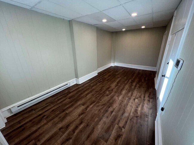 Foto del edificio - 494 W State St