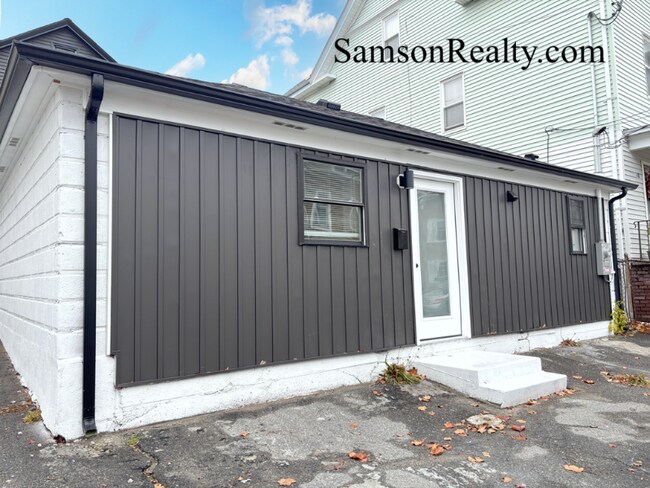 Building Photo - 39 Schofield St