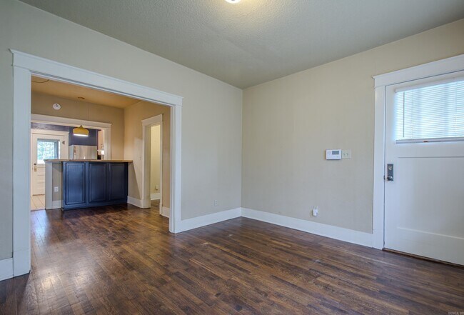 Building Photo - 120 Melrose Divide