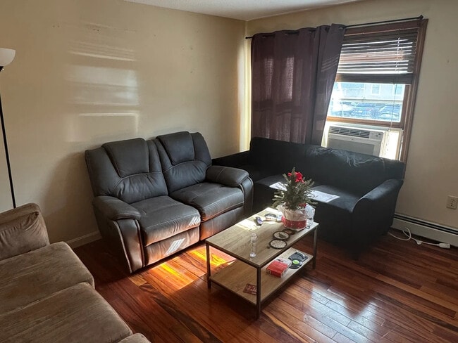 Photo - 112 W 8th St Townhome