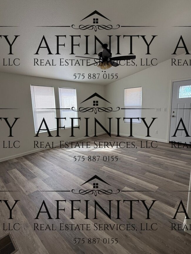 Building Photo - Three bedroom home