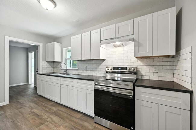 Building Photo - 2837 Avenue A