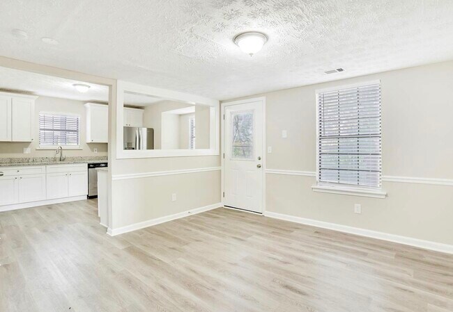 Foto del edificio - 5590 Pennybrook Ct