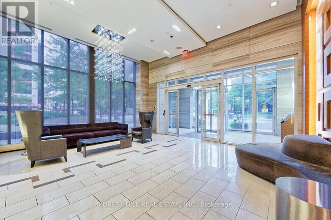 Photo du bâtiment - 300 Front St W