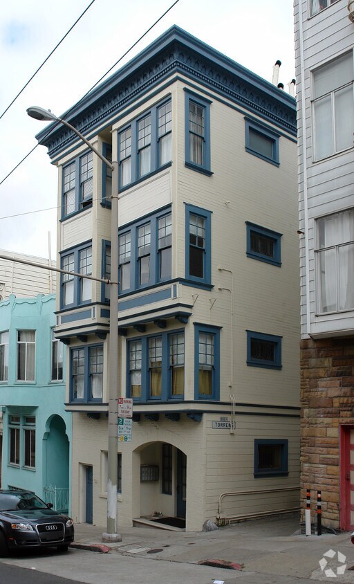 Primary Photo - 1556 Clay St