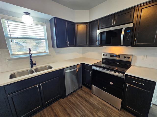 Foto del edificio - 4806 Cliffwood Dr