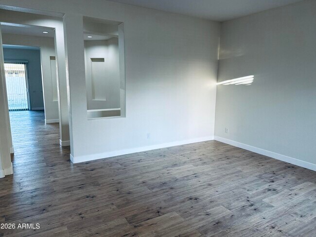 Foto del edificio - 2119 N Pacey Rd