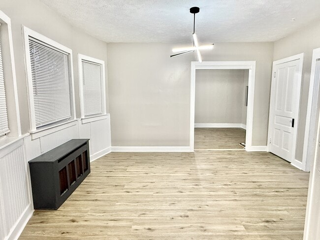 Building Photo - 2007 S 8th St