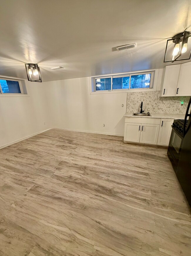 Photo du bâtiment - 4065 Dougall Av