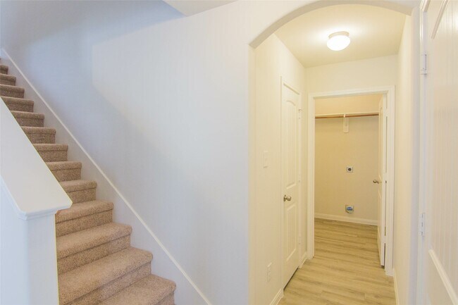 Foto del edificio - 5427 Tobins Gully Dr