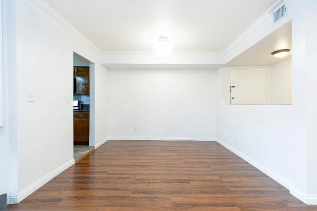 Building Photo - 14990 Victory Blvd