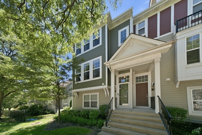 Building Photo - 130 Waterbury Cir