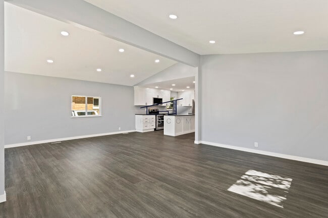 Foto del edificio - 2060 Jefferson Ave