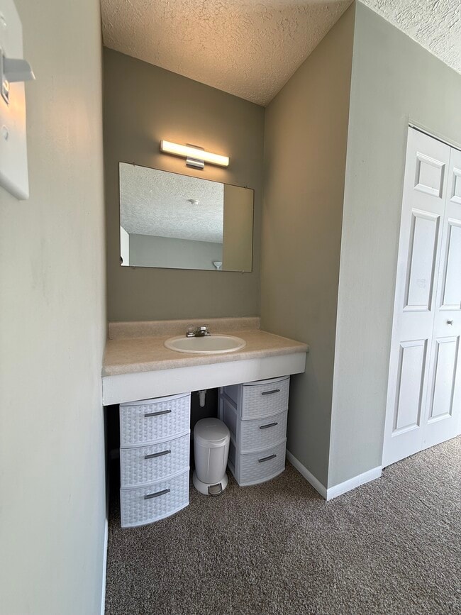 Building Photo - Kingstown Apartments