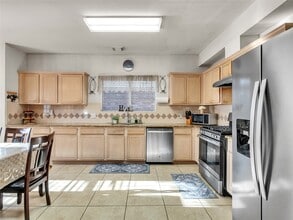 Building Photo - 5514 Gatesprings Ln