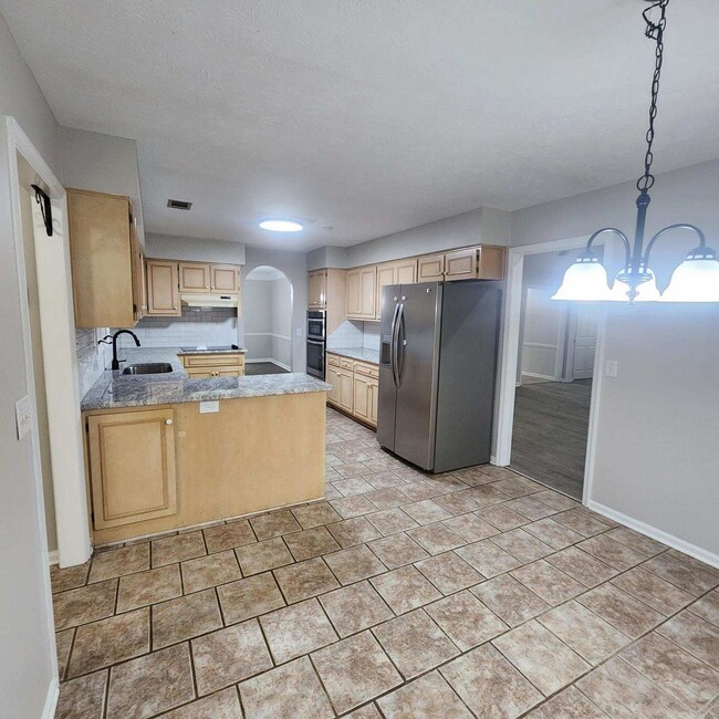 Building Photo - Remodeled in North Columbus- Springlake!