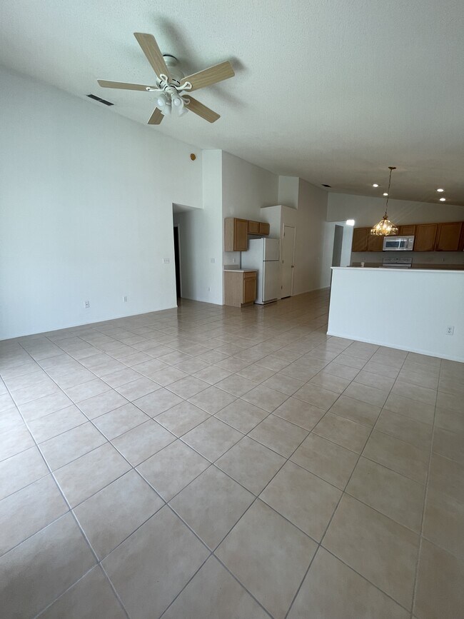 Foto del edificio - 128 Strait Dr