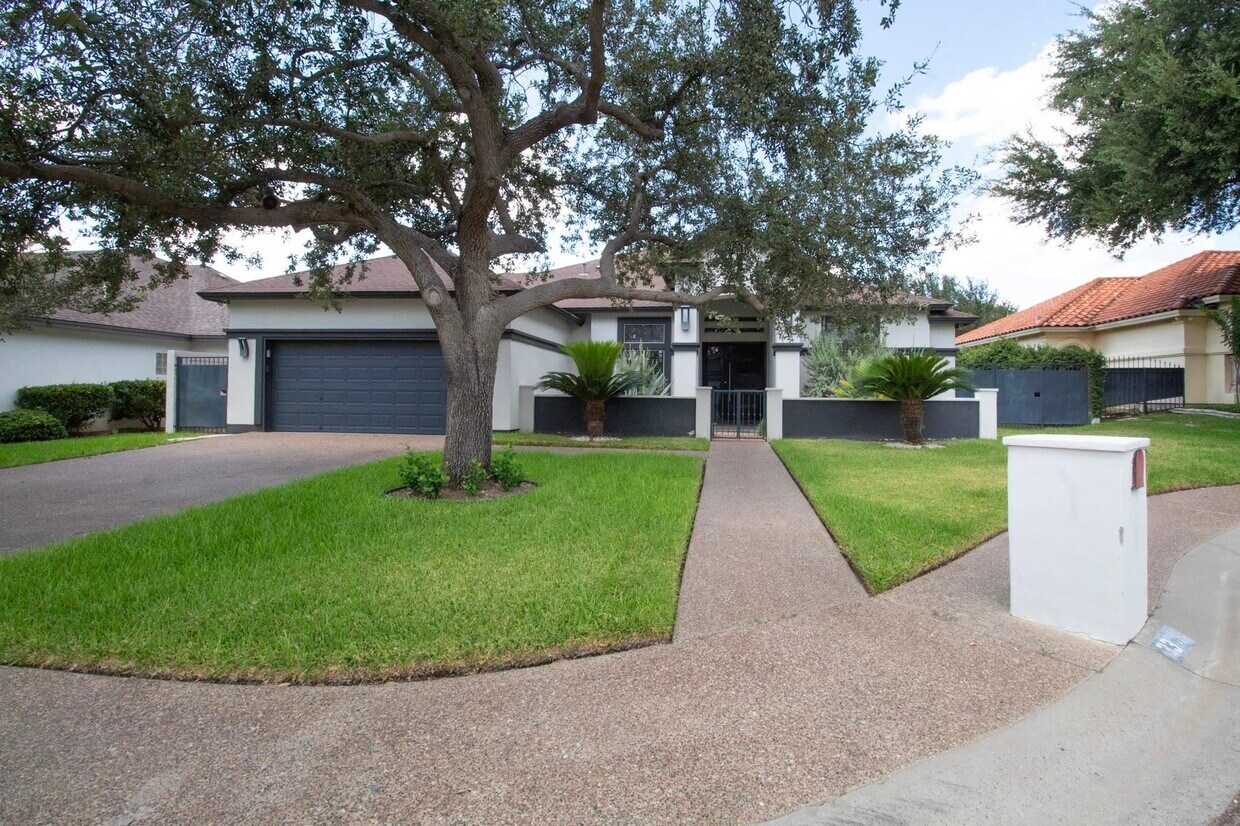 Foto principal - 3308 McCallister Ct