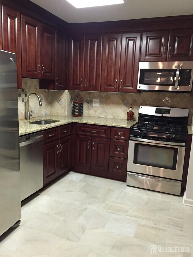 Foto del edificio - 820 Cricket Ln