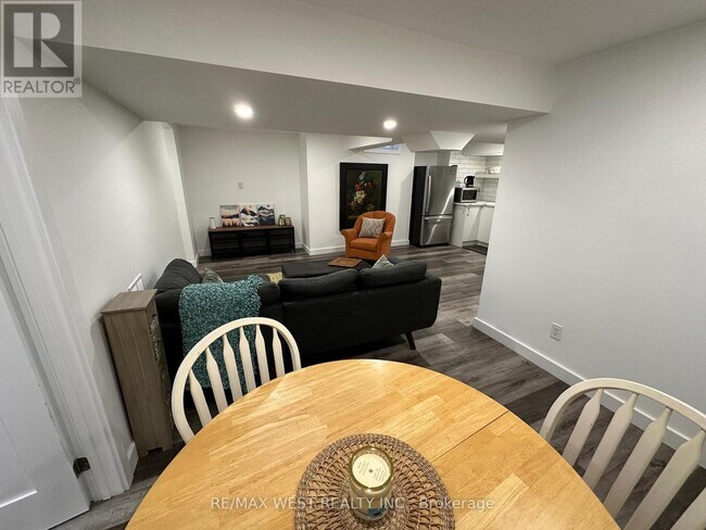 Photo du bâtiment - 237 Mullen Dr