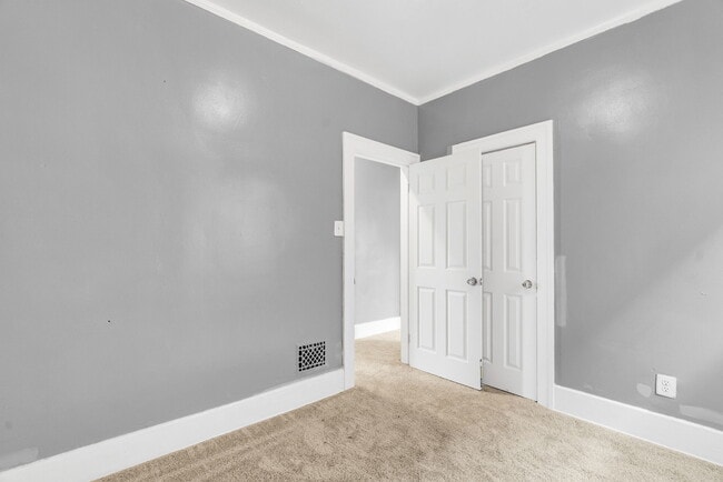 Foto del edificio - 5061 Dailey Ave