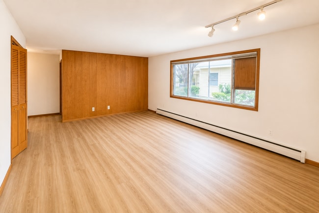 Interior Photo - Lake Point Drive Apartments