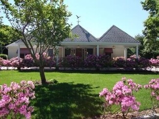 Building Photo - 110 Montauk Hwy