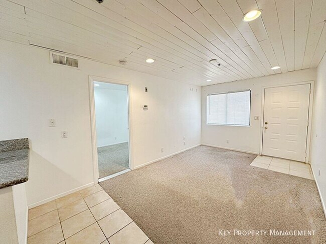 Foto del edificio - %1381 University Ave-#102