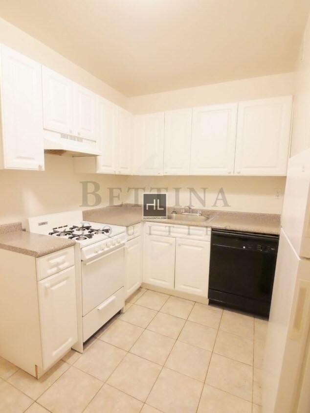 Building Photo - Large Studio with Private Balcony