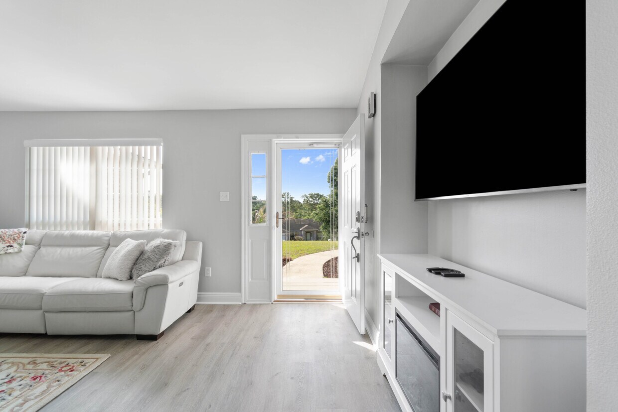 Foto principal - 457 Jillian Dr
