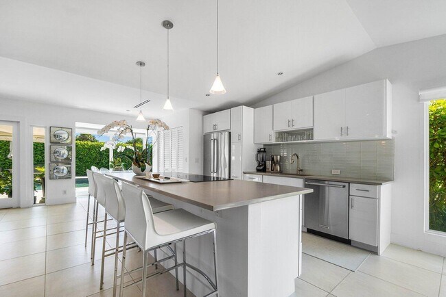 Foto del edificio - 2320 Las Casitas Dr