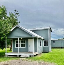 Building Photo - 902 Airline N